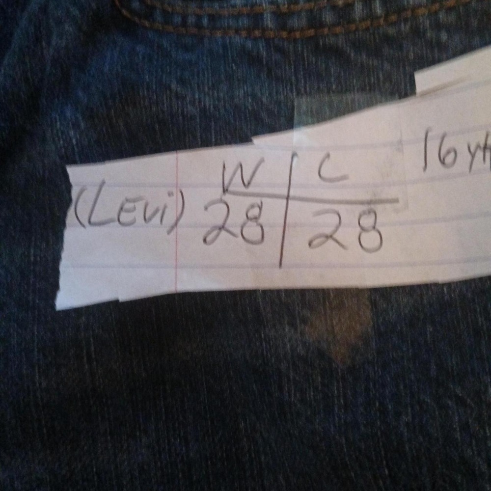 Levi's - Picture 3 of 5